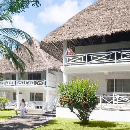 Diamonds Malindi Hotel Bagian luar foto