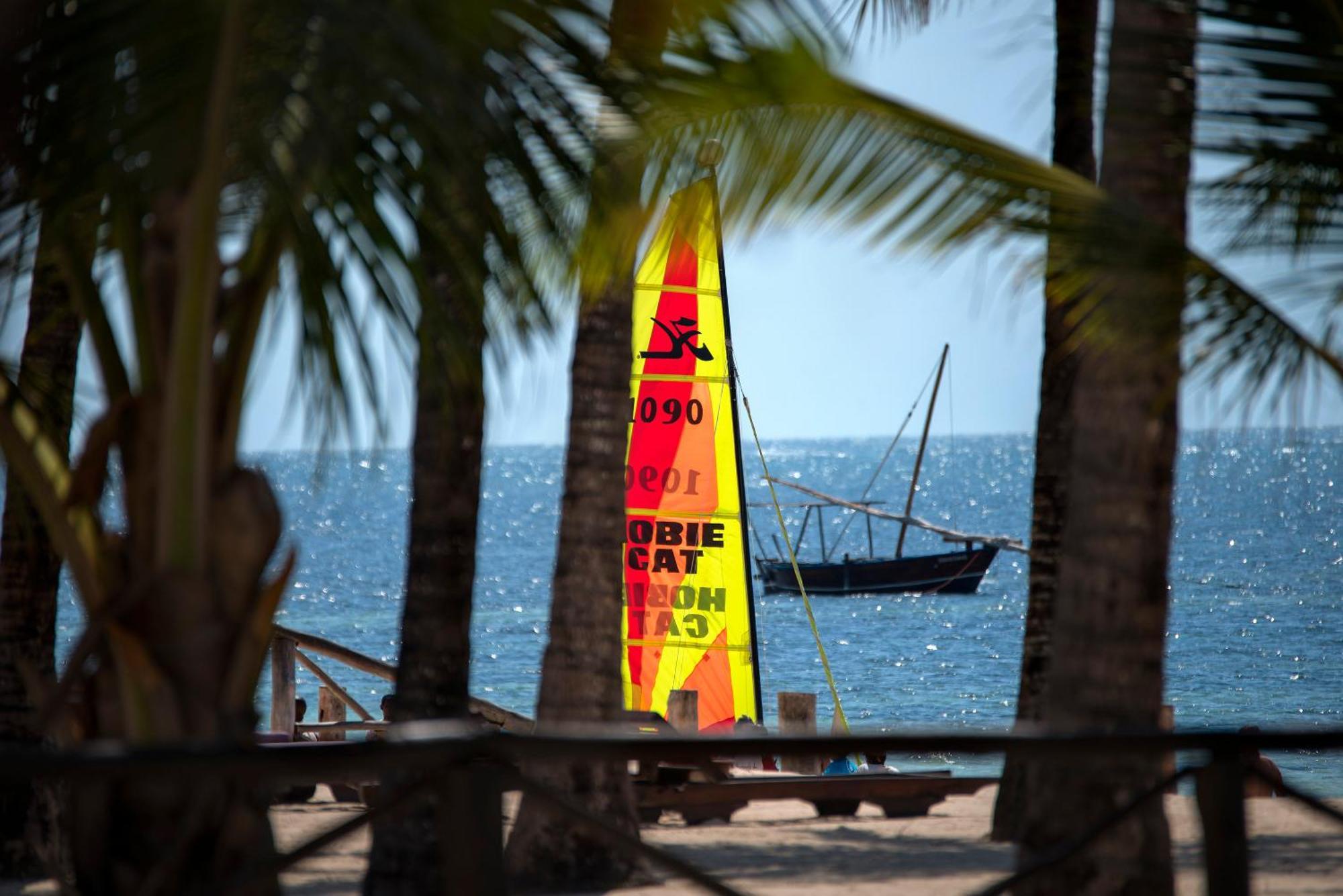 Diamonds Malindi Hotel Bagian luar foto