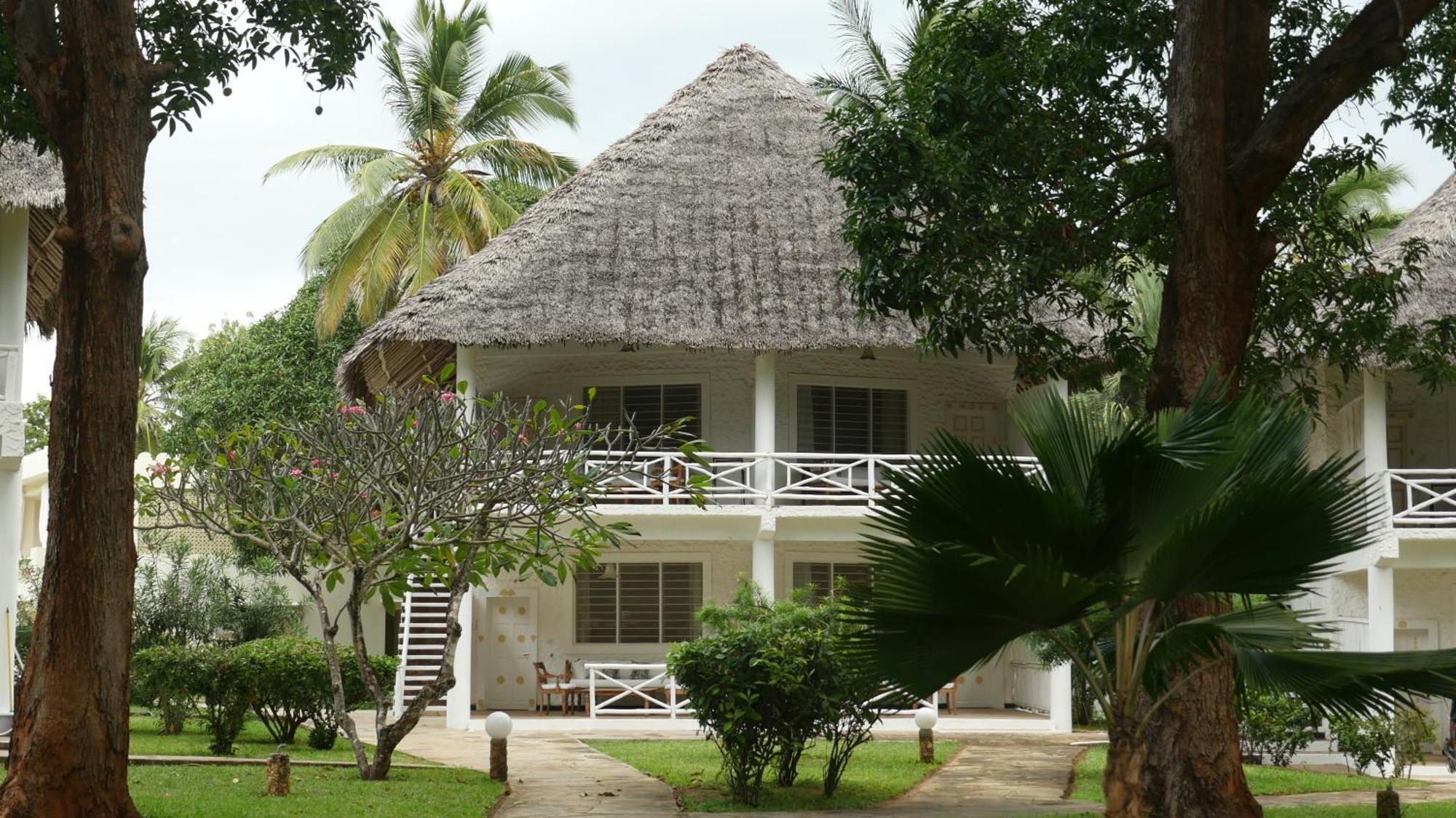 Diamonds Malindi Hotel Bagian luar foto